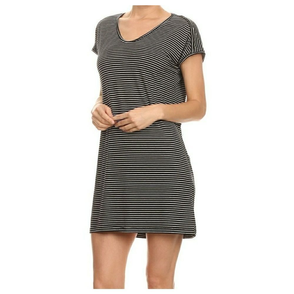 Women’s Striped T-Shirt Dress Size M Black White V-Neck Casual Shift